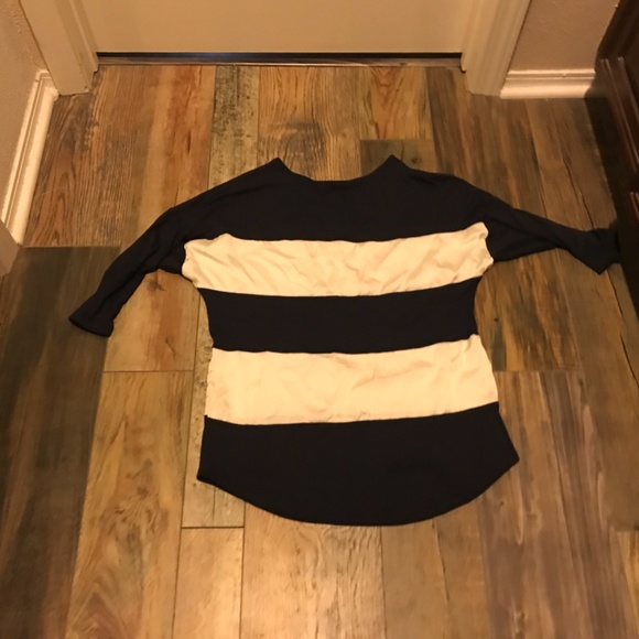 The limited Navy Blue & White 3/4 Sleeve New with Tags Blouse - Picture 9 of 14